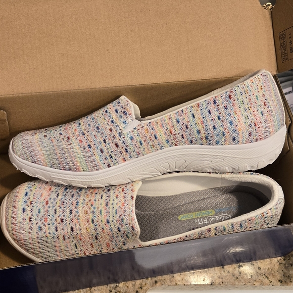 Skechers Rainbow Relaxed Fit Air Cooled Knit Slip-On Shoes Womens 9.5 - Picture 13 of 14